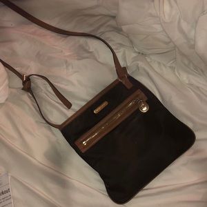 Michael kors cross shoulder bag
